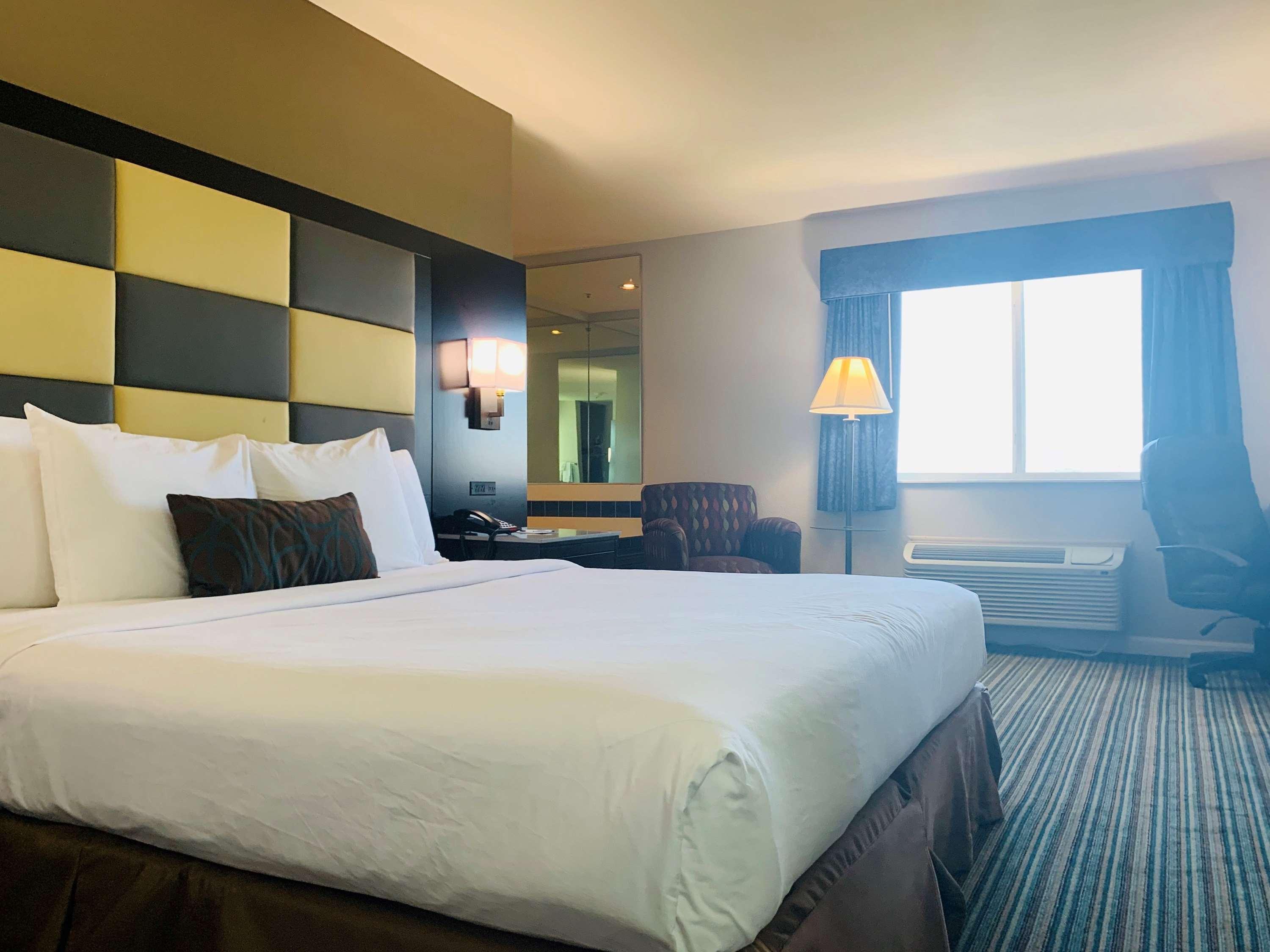 Surestay Plus Hotel By Best Western Redding Pokoj fotografie