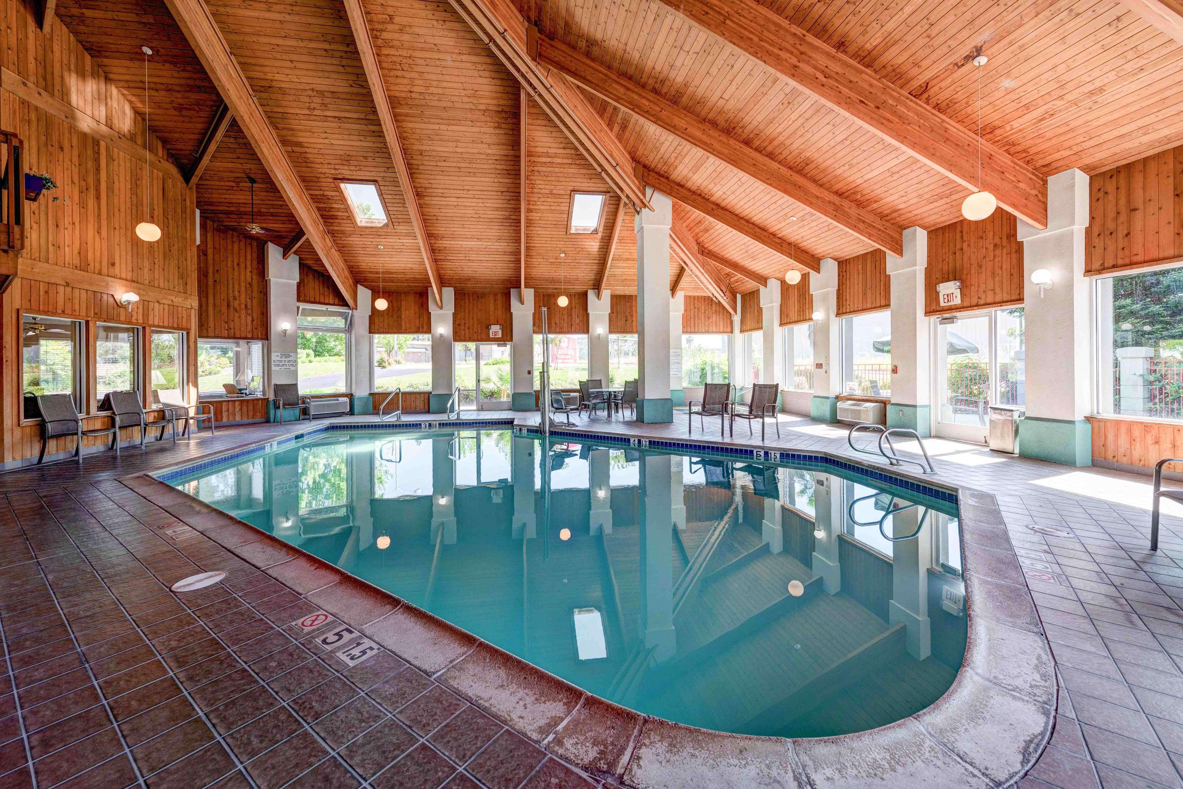 Surestay Plus Hotel By Best Western Redding Exteriér fotografie
